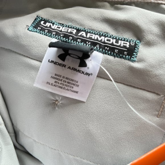 NEW Under Armour Women’s Shotgun Golf Shorts‎ White Tan Striped Size 6 Athletic - Picture 8 of 9